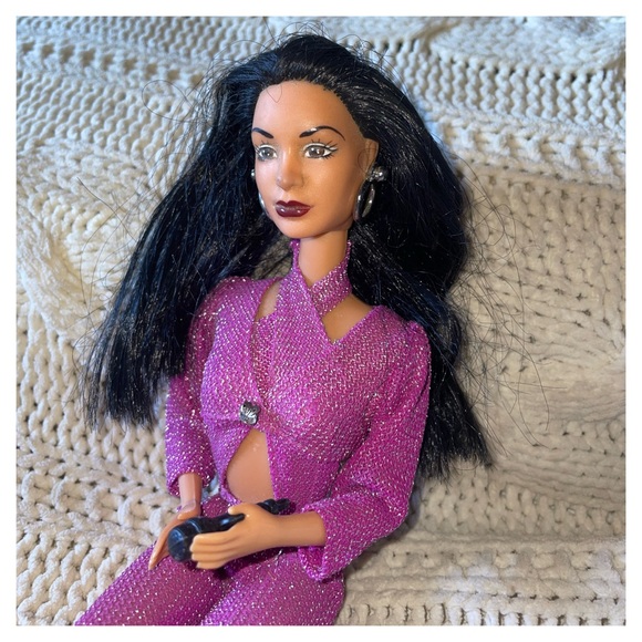SOLD 🌹Selena Doll EUC - Picture 3 of 5